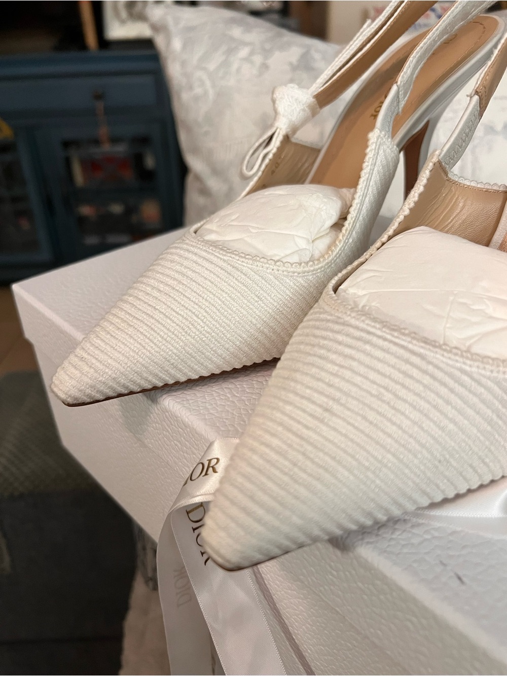 DIOR White/Cream Pointed-Toe Slingback Fabric Heels w/ J’Adior Bow 10.5; 4” heel - Picture 6 of 14